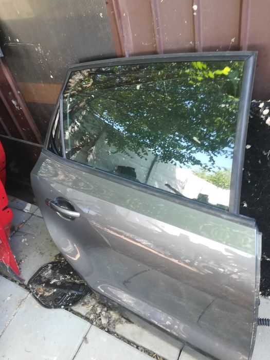 Ușă portiera stingă spate și dreapta spate Volkswagen POLO 6 R
