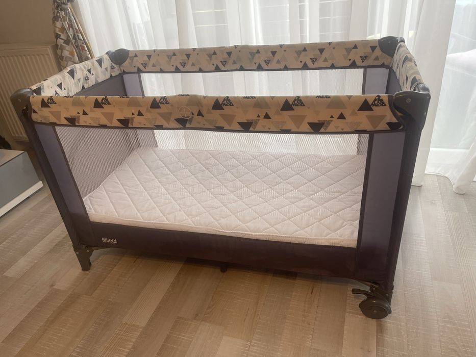 Pătuț de joacă pentru сорії