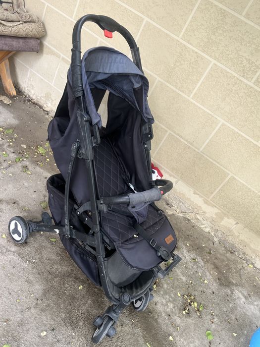 Коляска для малышей