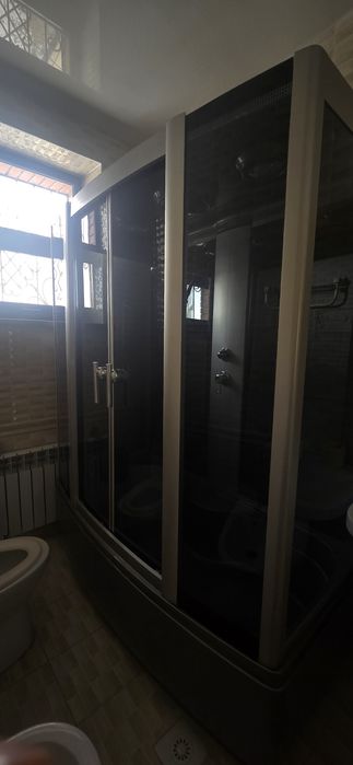 Душевая кабинка большая