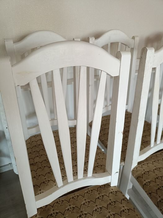 Продам стол со стульями 6 шт, б/у СРОЧНО
