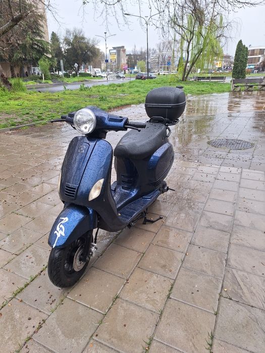 Продава се скутер BTC 50  кубика - нов внос