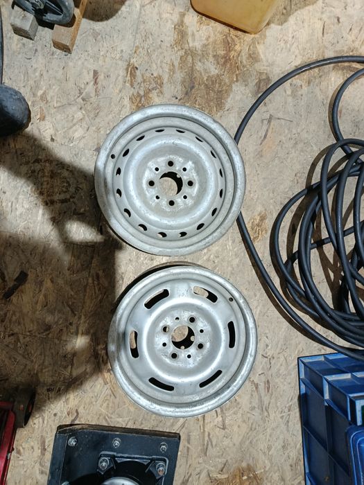 Продам два железных диска на Ваз R13