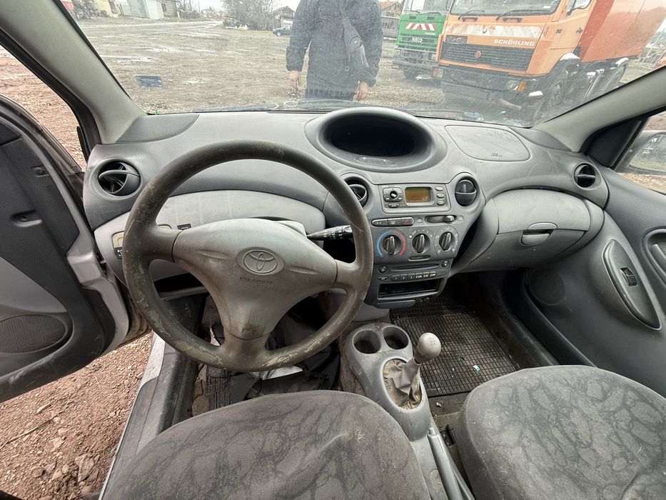 Toyota Yaris 1.0 VVT-i Тойота Ярис 1.0и на-части!