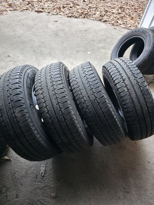 Michelin agilis camping 225.75.16 нови