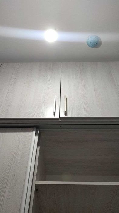 Yotoqxona  yoki bolalar xonasi shkaf