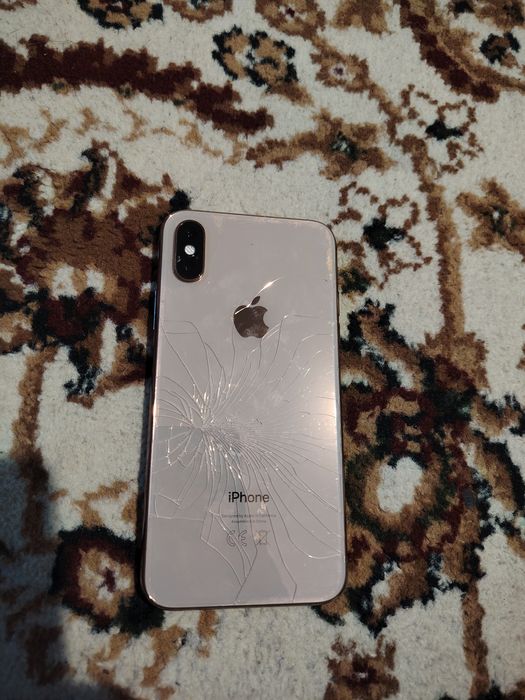 Айфон XS 64гб Акб 77 процентов.