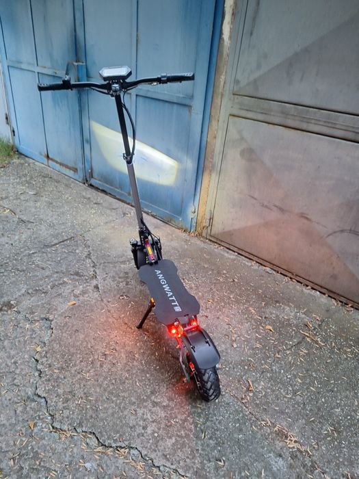Trotineta Angwatt F1 55 km autonomie, 1000W, 5 viteze, roti de 10