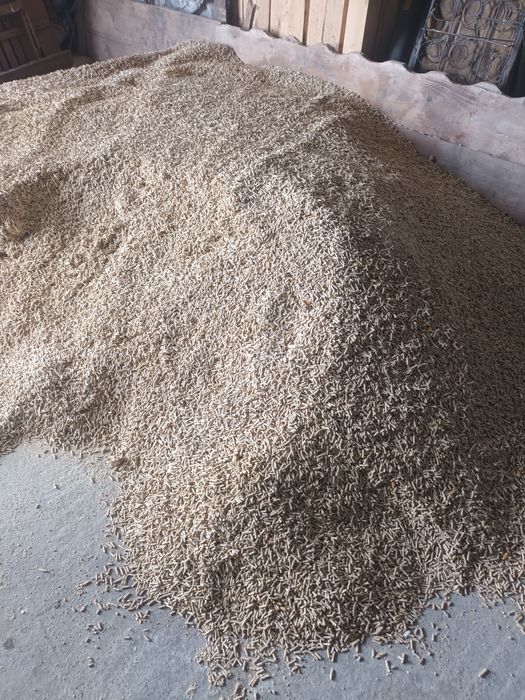 Vând granule pentru animale