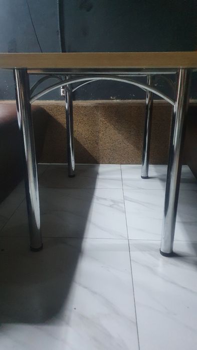 Диван для кафе, столы, стулья