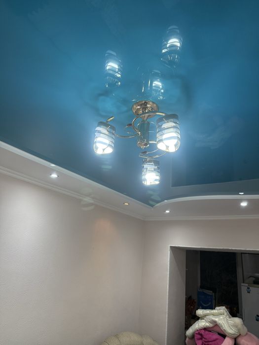 Срочно Продаю лампу люстры