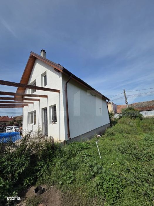 Casa de vanzare – 120 mp, 3 camere + living, terasa, parcare-Sannico