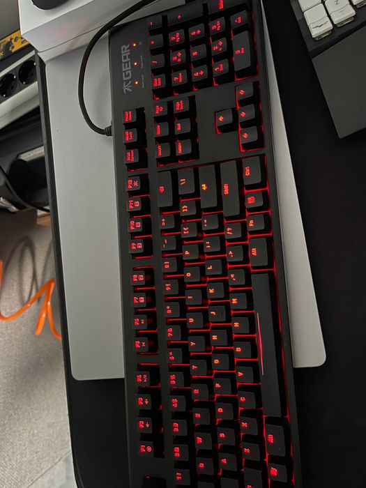 Tastatură mecanică Fnatic Gear Rush – Cherry MX Blue