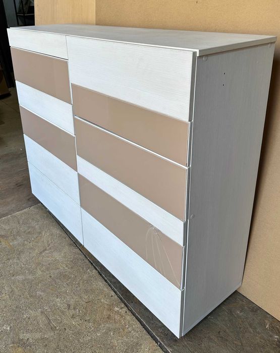 Comoda TV cu 12 sertare; Comoda alba cu spatii depozitare; Dulap