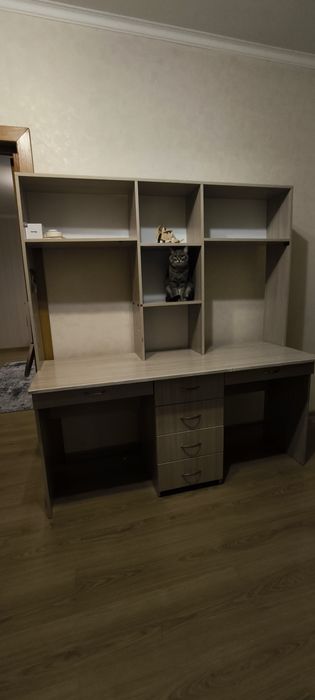 Стол с полкой для школьников