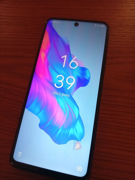 Tecno camon 18p. 80000