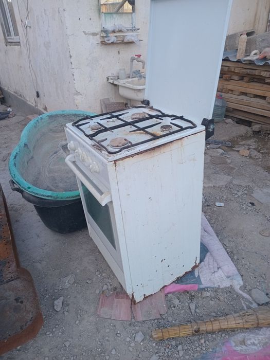 Продам газовую плиту Бош.