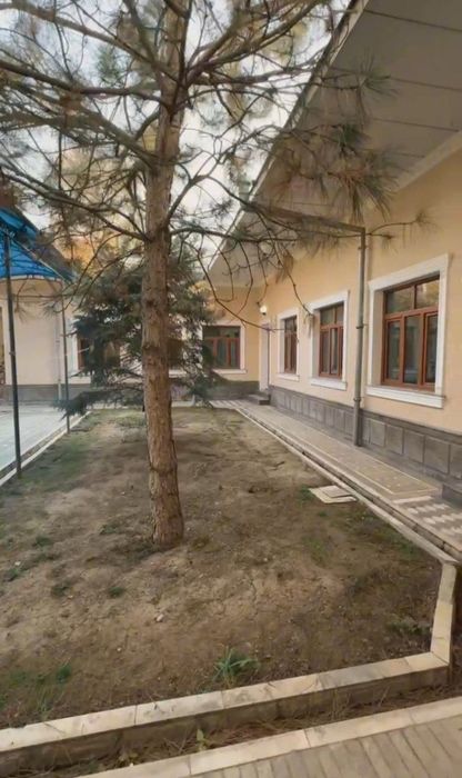 Срочно Хонобод 7 соток 10 комнаты, Сергелийский район