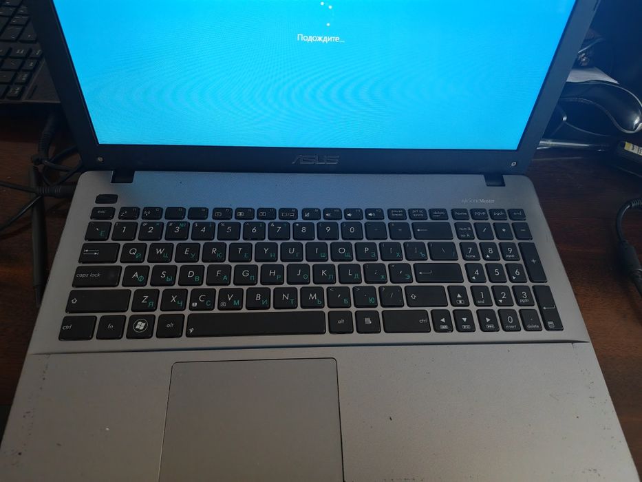 Ноутбук ASUS на продажу