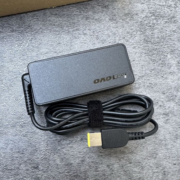 Lenovo Dock Station Profesională pentru Laptop ThinkPad