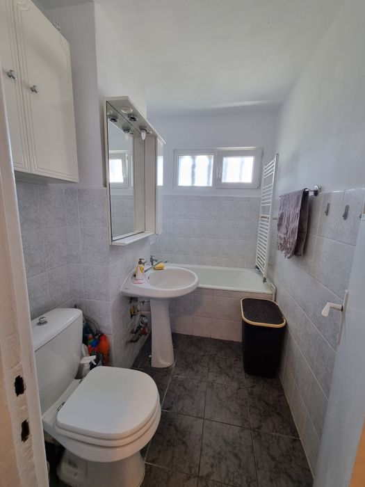 Ofer spre închiriere apartament 2 camere