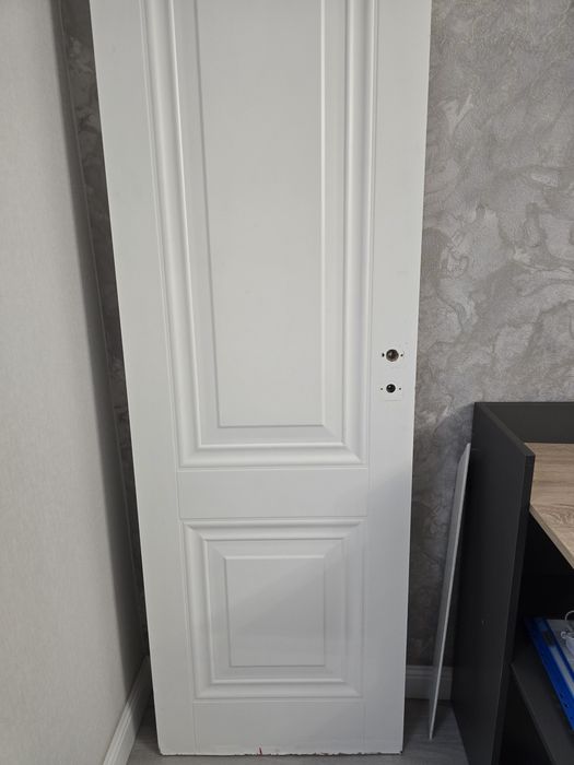 Продам б/у дверь