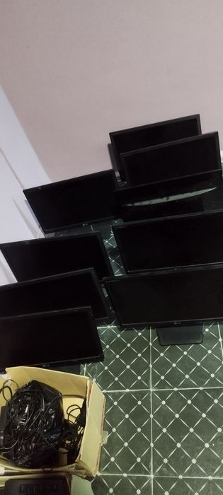 Monitor 22' LG 10ta komplekt bor