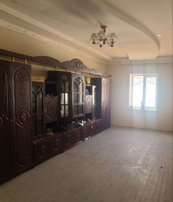 Satkak MFYda 8 sotixli, 7 xonali yangi remontli uy sotiladi