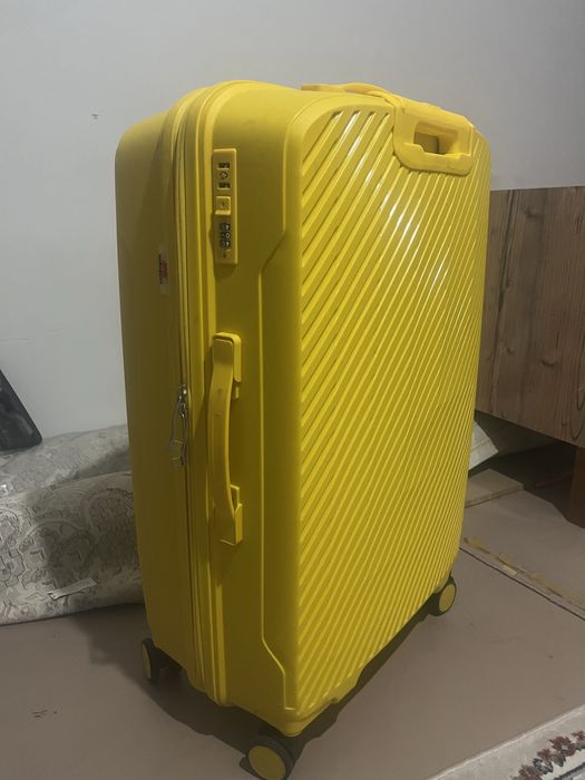Почти новый чемодан