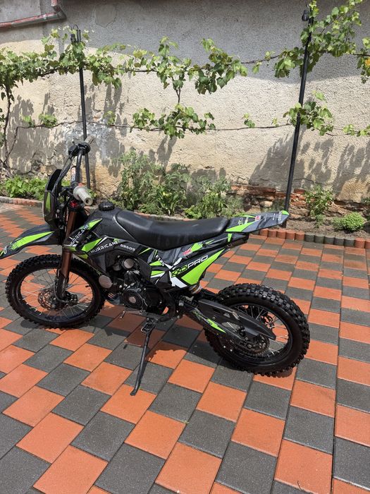 Motocicleta KXD 125cc