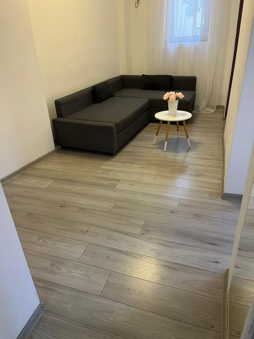 Închiriez apartament cu 2 camere