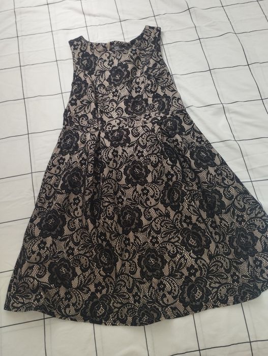 Рокля на цветя, рокля в син цвят и рокля- черна дантела.