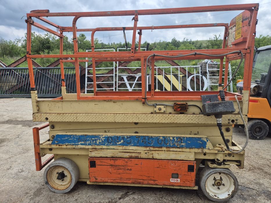 Nacela electrica tip foarfeca JLG