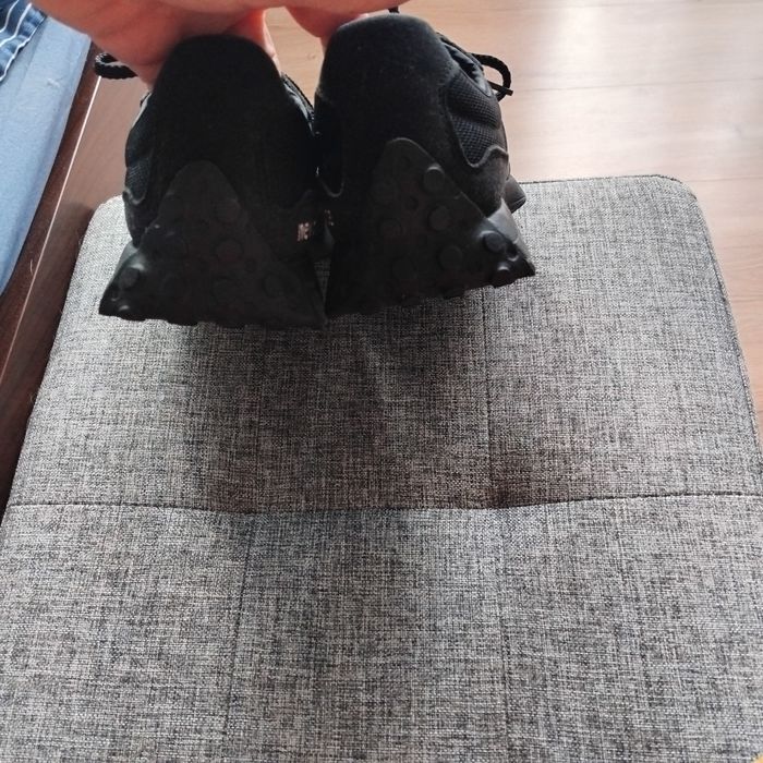 Маратонки New Balance NB 327 черни 38 номер