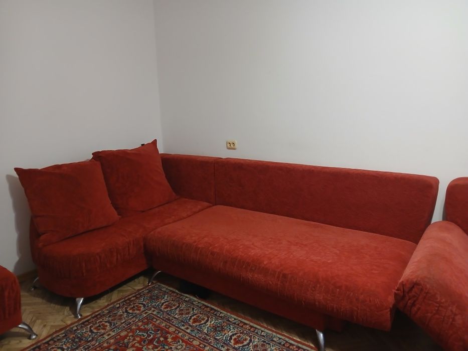 Продам диван  б/у