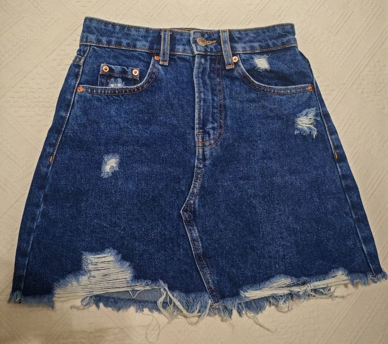 Fustă Bershka mărimea 32 impecabilă