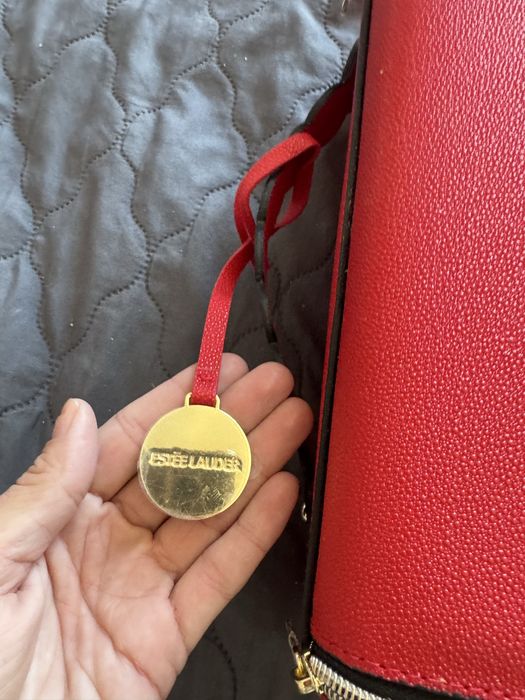 Новая косметичка Estee lauder