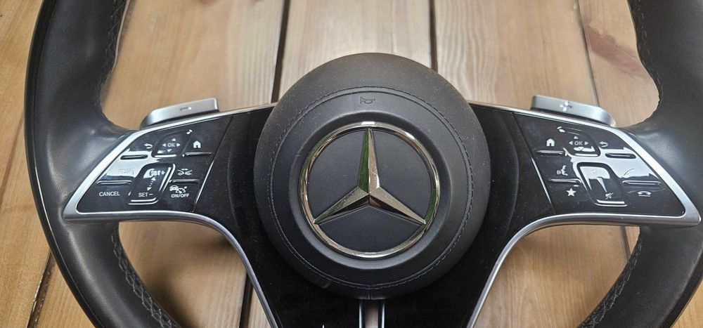 Mercedes Maybach волан