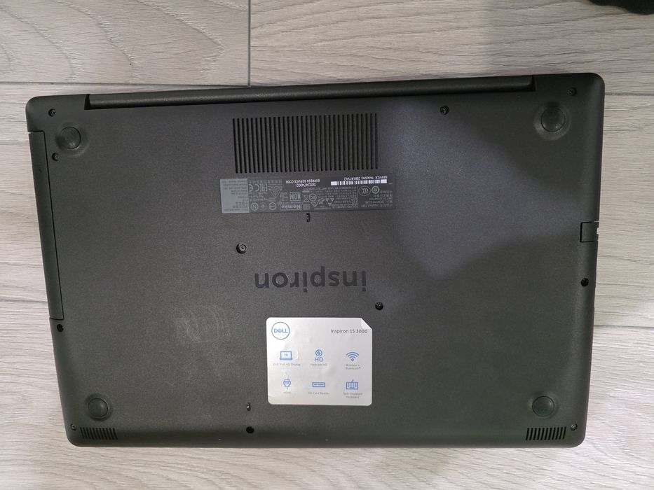 Laptop Dell 15"6,  i3, 12gb Ram, 512 ssd