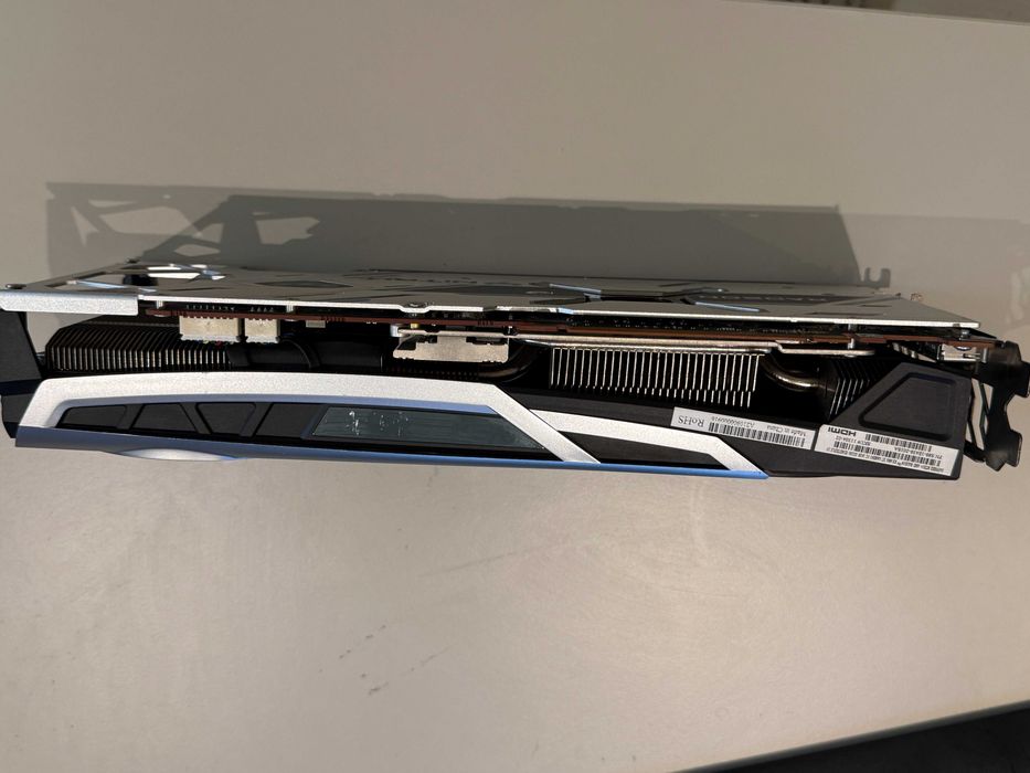 Sapphire NITRO+ AMD Radeon RX 6800 XT 16GB (Фабрично ускорена, Топ охлаждане, Перфектно състояние)