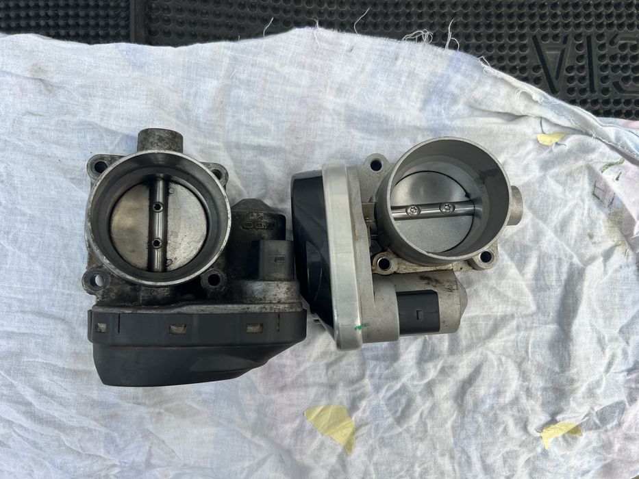 Vând clapetă accelerație 1.6 16V (Seat,Audi,VW,Skoda)