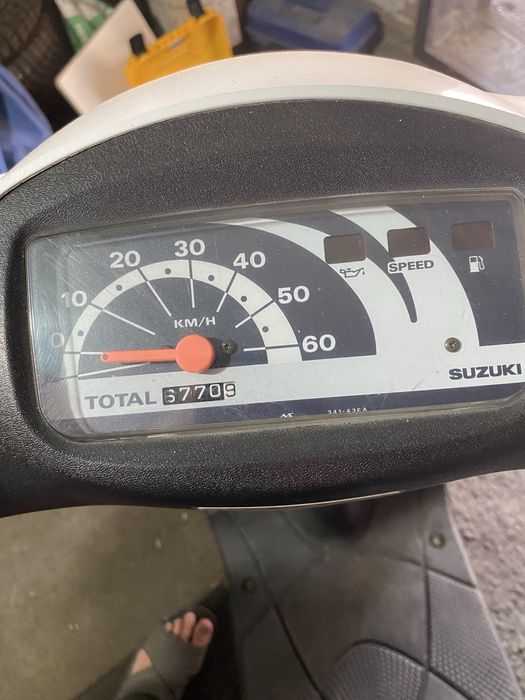 Продам скутер Сузуки