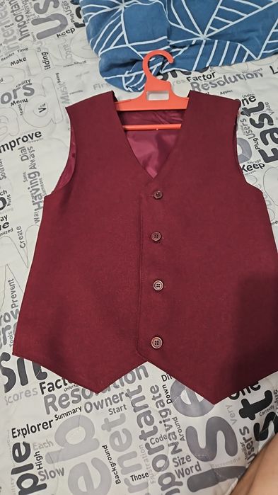 Продам школьные жилет