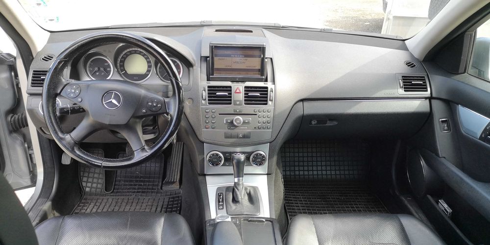 На Части W204 350 CDI 4Matic Avantgarde седан автомат нави Xenon