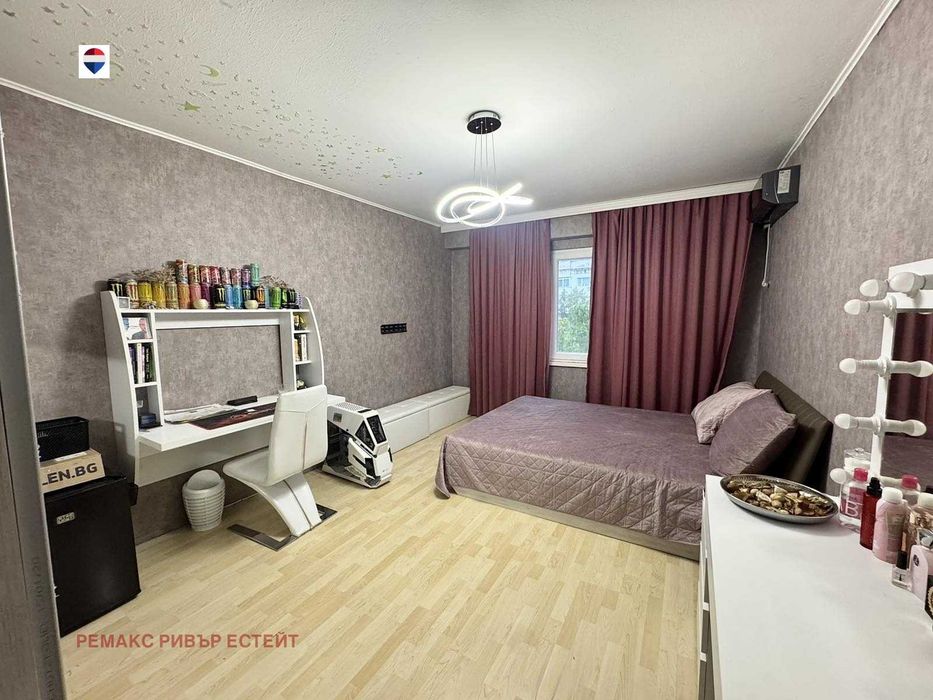 Продава се Четиристаен апартамент в Русе, Център - 103 кв.м за 1612 €/кв.м - Снимка #8