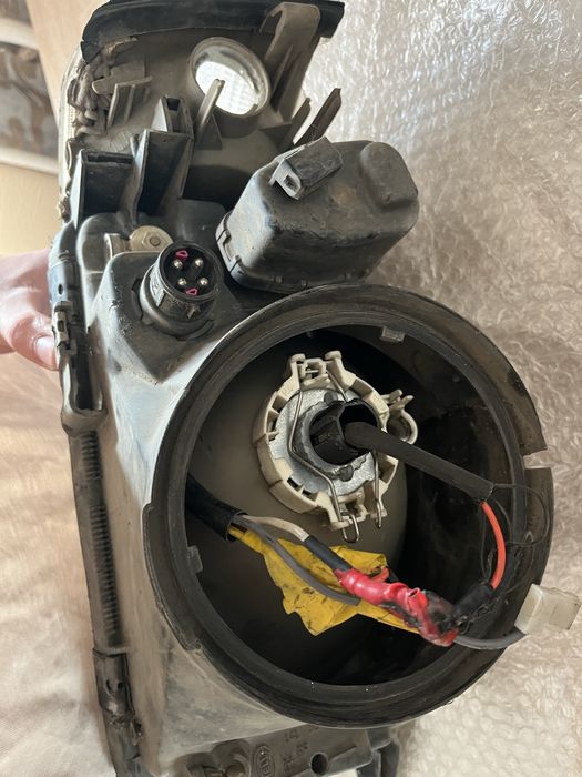 Би лед фары ауди 80 б4