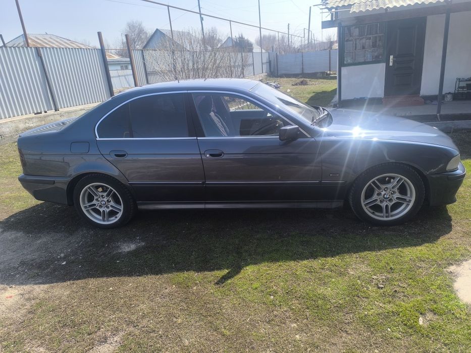 BMW528 96 год 2.8 объем