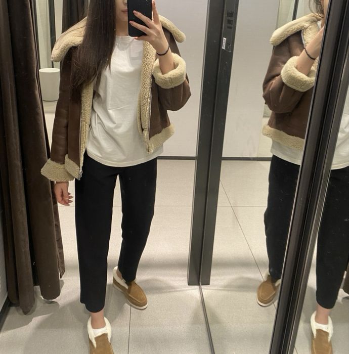 Продам демисезонную дубленку Мango