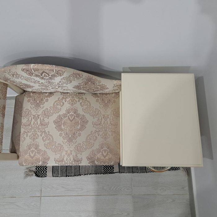 Băncuță lemn masiv tapițată