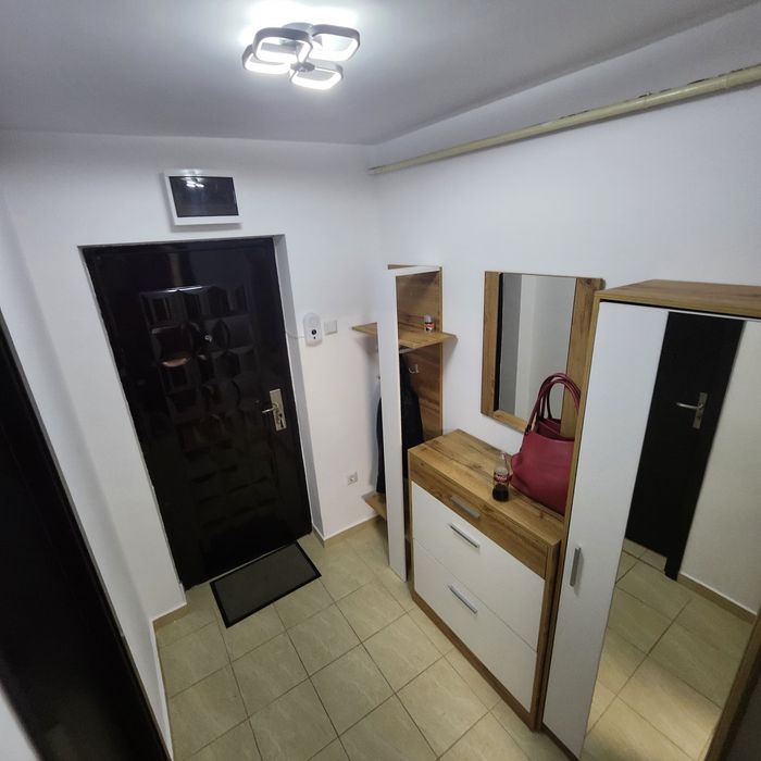 Vand garsoniera, etaj 4 cu lift, Hipodrom, capatul lui 2, blocul nou Concivia